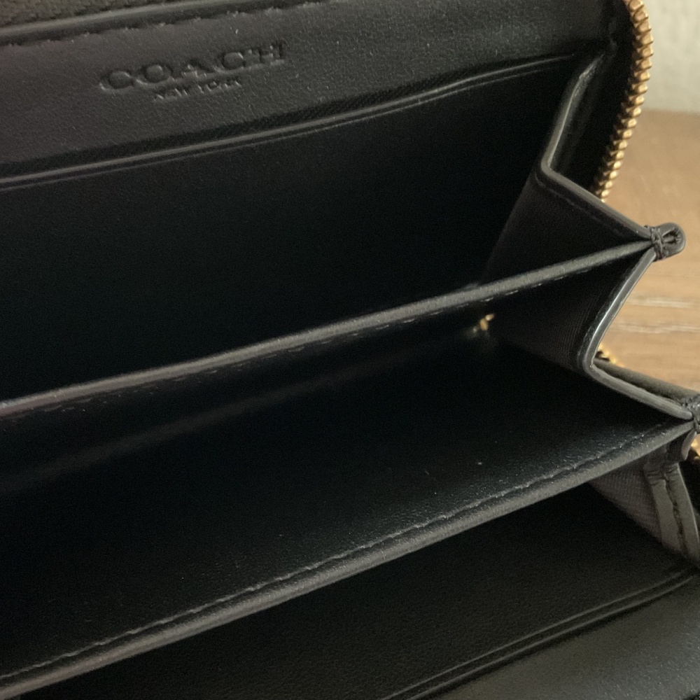Essential Small Zip Around Card Case With Pillow Quilting - Smooth Leather/Brass - Picture 5 of 6